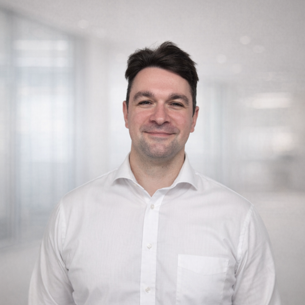 Plus and More Japan Staff